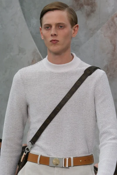 Look 23